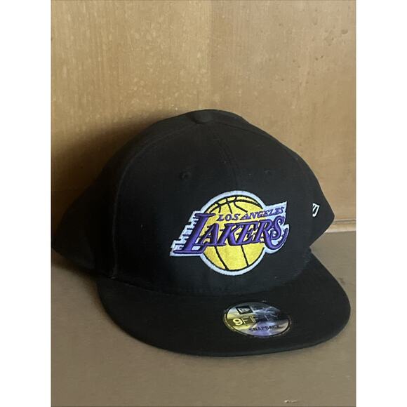 NBA - Los Angeles Lakers 9FIFTY Adjustable Snap-Back New Era Cap - Black - Picture 1 of 5